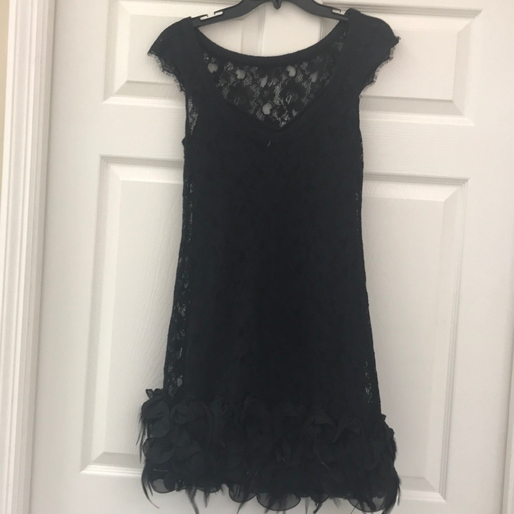 Jessica Simpson Black Lace/Feather Cocktail Dress - Picture 2 of 3